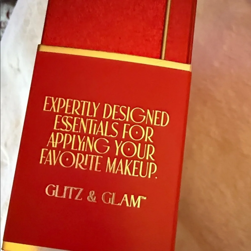 GLITZ N GLAN Red Full Face Brush Set
